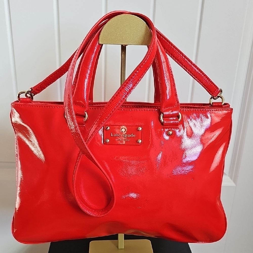 Kate Spade NWOT Fanfare Brette Scarlet Liquid Patent 2-Way Bag Storybook Lining - Picture 12 of 13